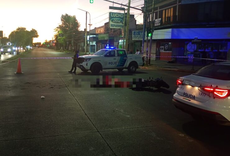 Morón: murió un repartidor de Pedidos Ya al cruzar en rojo y ser atropellado por un colectivo