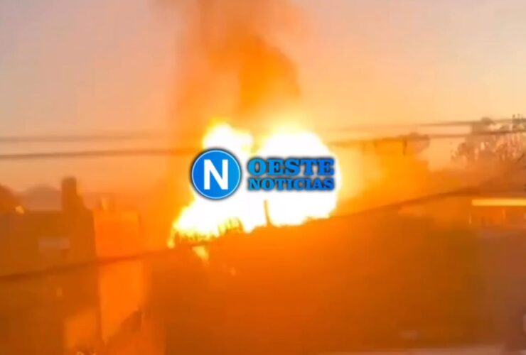 Incendio en depósito de garrafas en Merlo