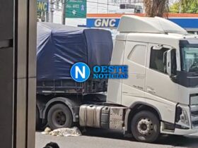 un camión atropelló y mató a una mujer frente al Shopping en Moron